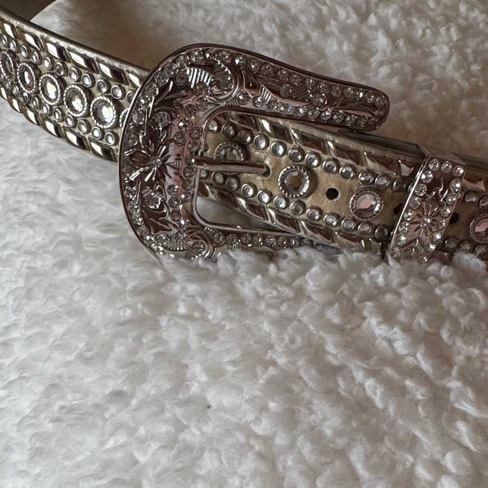 Elegant Silver Embellished Belt